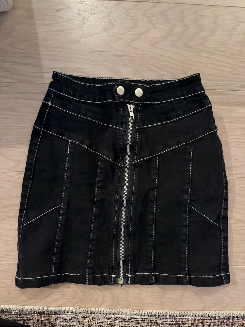superdown Black High-Waist Zip-Front Mini Skirt with Contrast Stitching